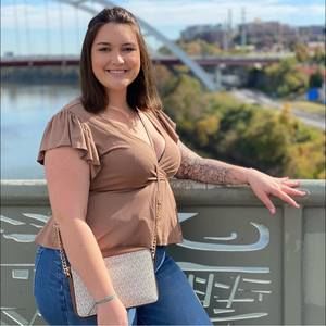 Meet your Posher, Allyssa